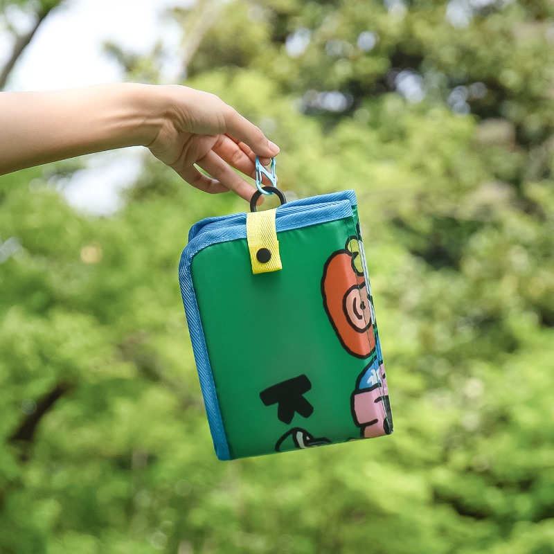 防水ナイロン製ジュースドッグピクニックマット、大型折りたたみ - Outdoor Camping Mats Large のレビューと価格
